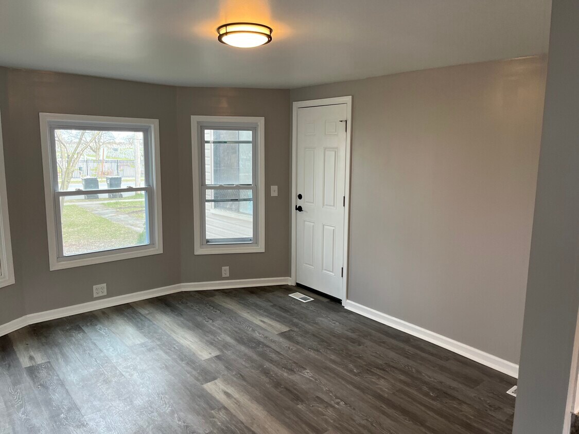 Foto principal - 2206 Court St