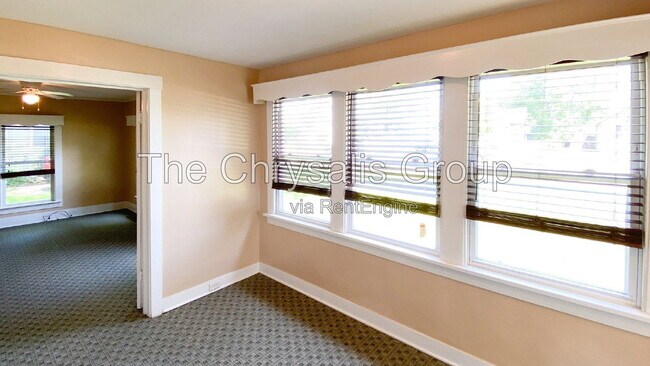 Foto del edificio - 1319 W Madison St