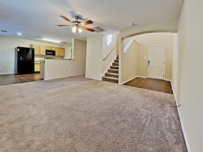 Foto del edificio - 9211 Shaded Pines Dr