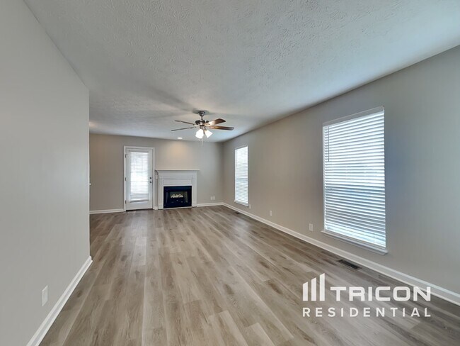 Foto del edificio - 3101 Chateau Valley Dr