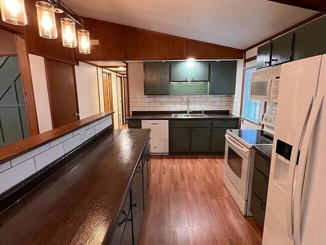 Foto del edificio - 575 Juniper St