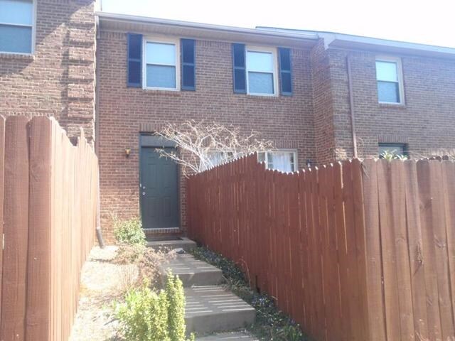 Foto del edificio - 309-313 Bainbridge Dr