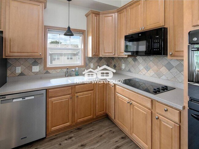 Foto del edificio - 9630 Independence Cir