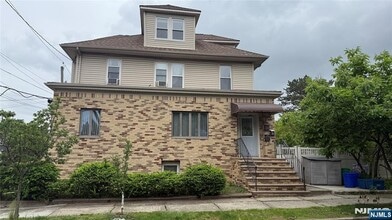 Building Photo - 315 Green Ave
