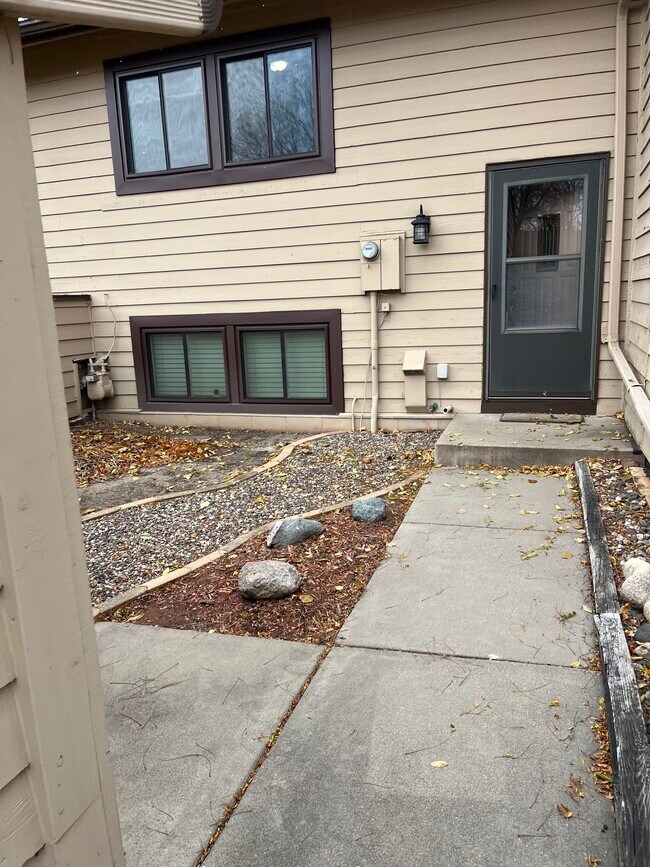 Foto del edificio - 429 W Eagle Lake Dr