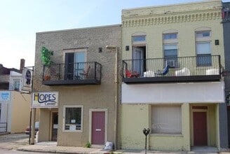 Building Photo - 506 7th St