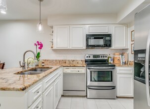 Building Photo - 201 Ellwood St