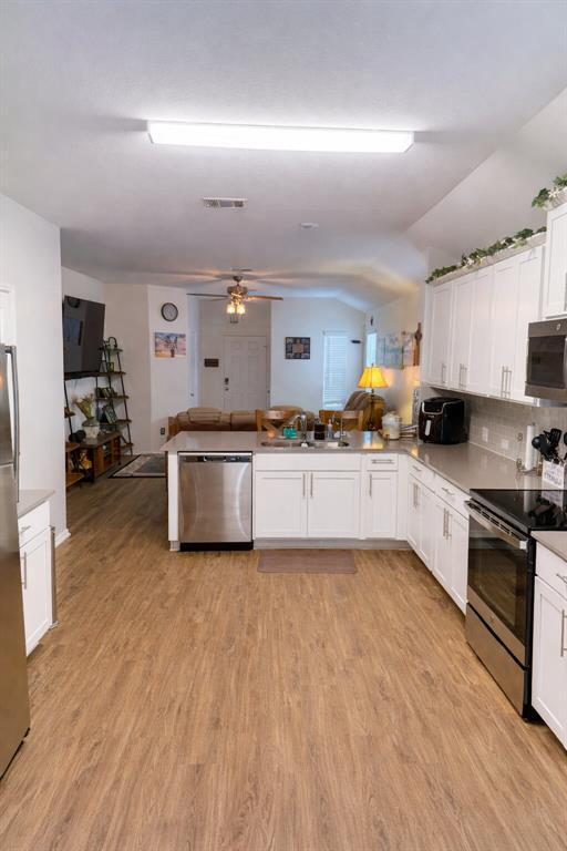 Foto del edificio - 349 Bronco Billy Dr