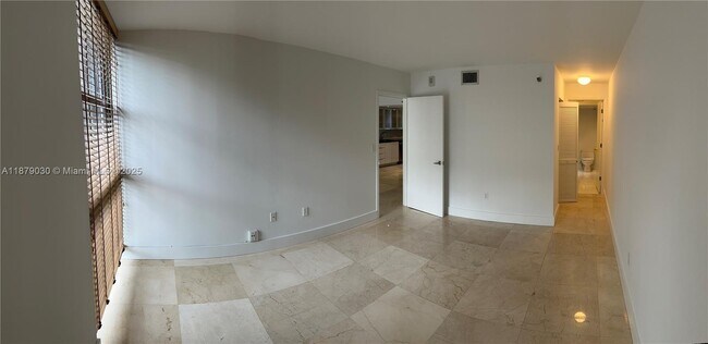 Building Photo - 2501 Brickell Ave