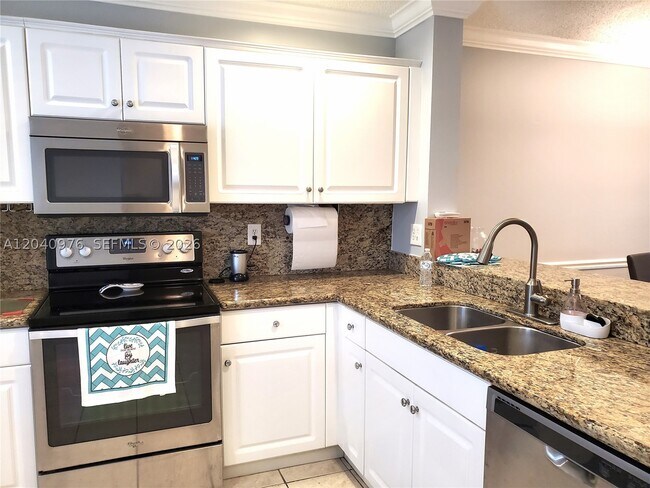 Foto del edificio - 746 NW 208th Way