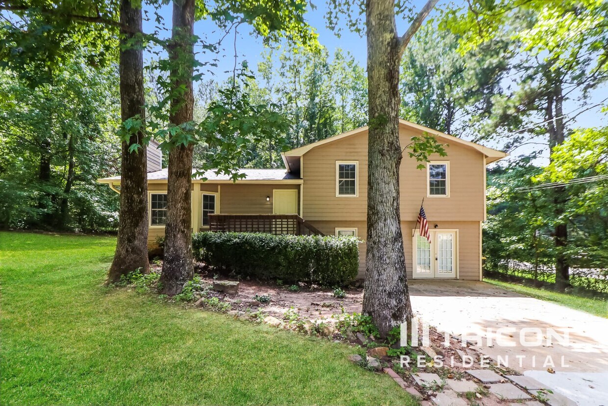 Primary Photo - 120 Elberta Dr