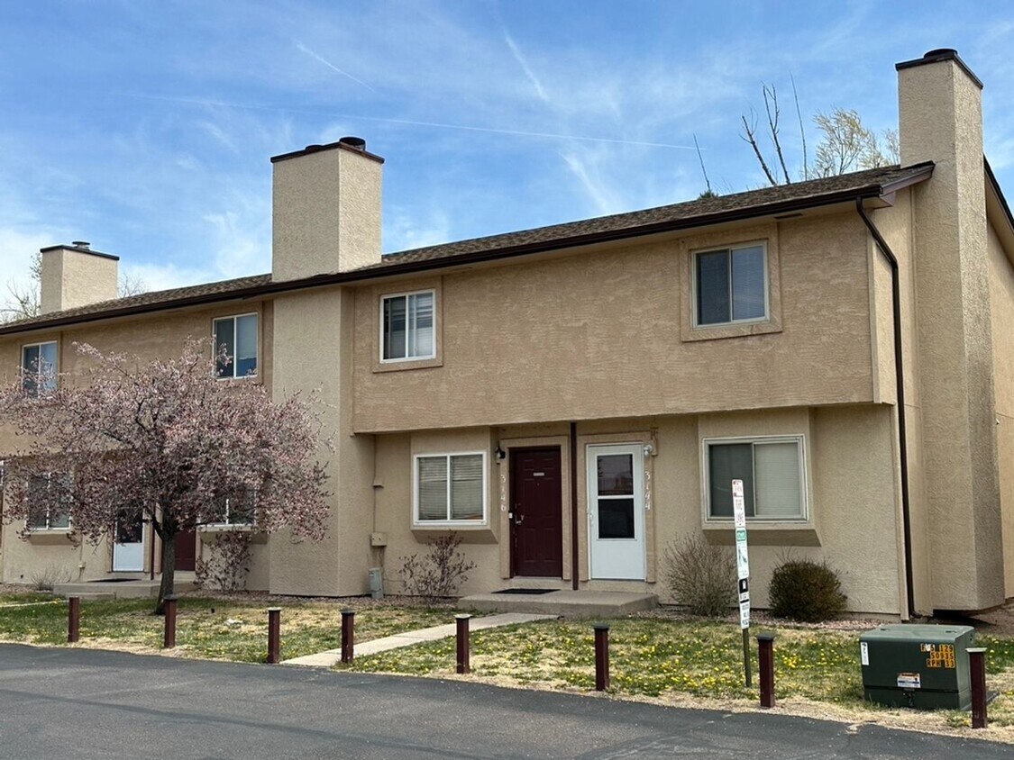 3144 Starlight Cir, Colorado Springs, CO 80916 Townhome Rentals in