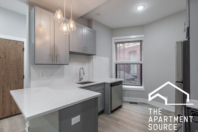 Building Photo - 438 W Belden Ave