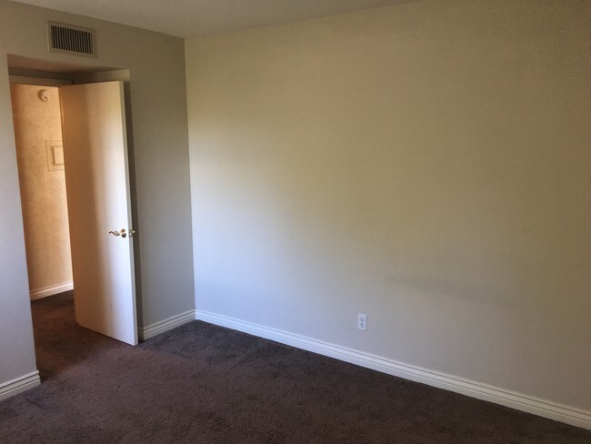 Foto del edificio - 838 S Langley Ave