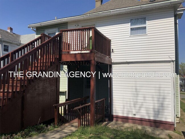 Building Photo - 725 Highland Avenue Southeast - B Upper