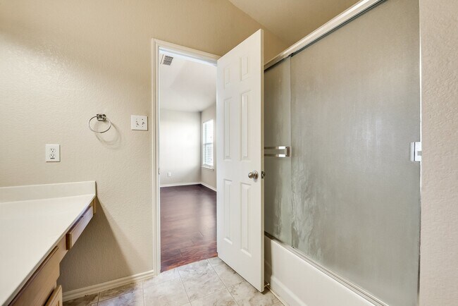 Foto del edificio - COMING SOON East Fort Worth