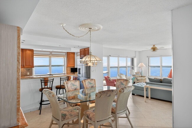 Building Photo - 405 N Ocean Blvd