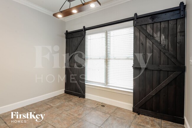 Foto del edificio - 7131 Greystone Village Ct