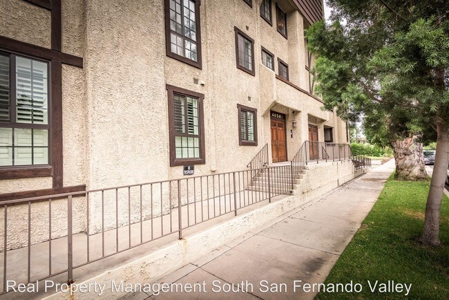 Building Photo - 4450 Placidia Ave