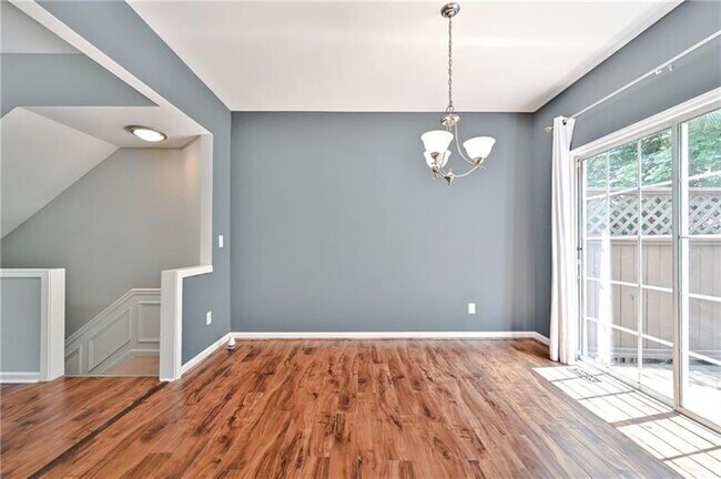Building Photo - 5150 Manerdale Dr SE