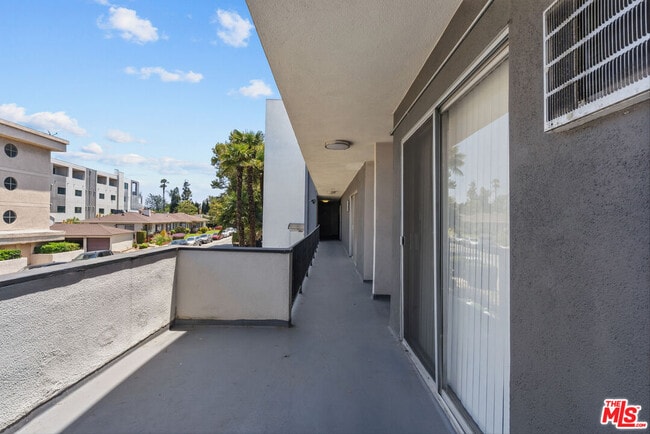 Building Photo - 15286 Sutton St