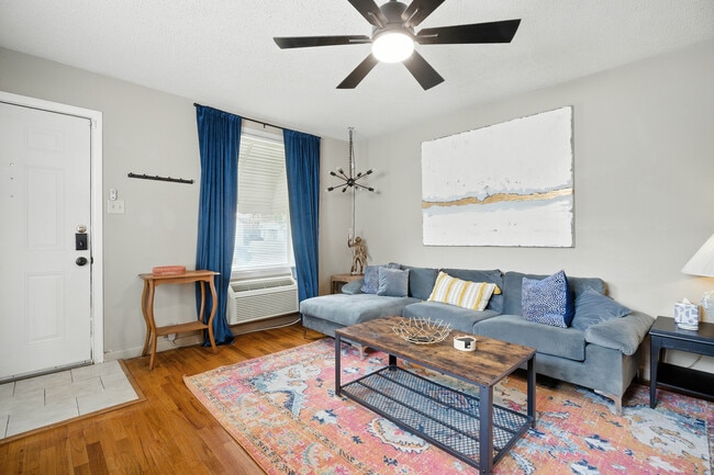 Building Photo - 1924 17th St