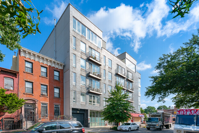 Building Photo - Bedford Ave Condos