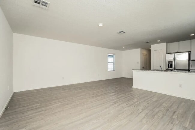 Foto del edificio - 8274 Piedra Medina