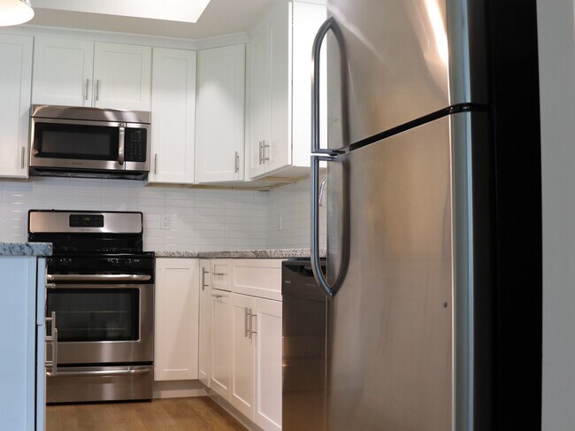 Foto del edificio - 39 Glenwood Ave
