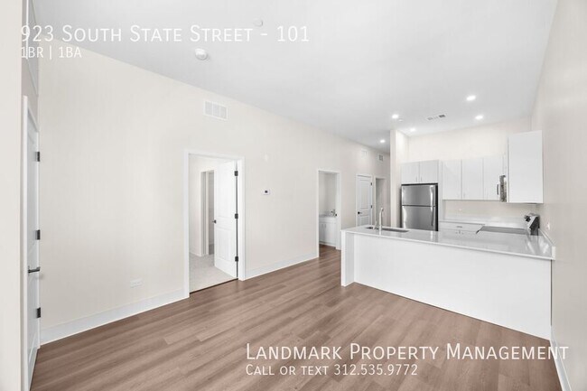 Building Photo - 923 S State St