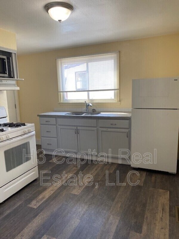 Foto del edificio - 2812 E 25th St