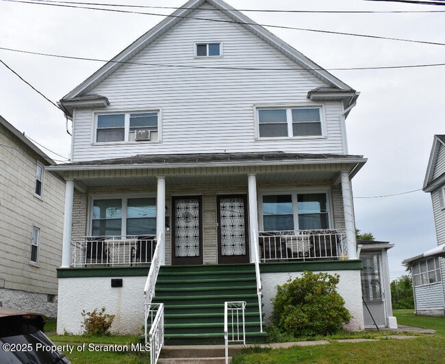 Building Photo - 1349 Dartmouth St
