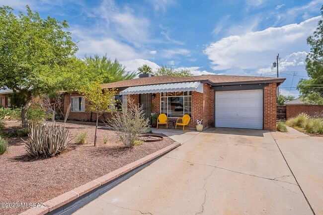 Building Photo - Eastside 3 Bedroom Brick Home