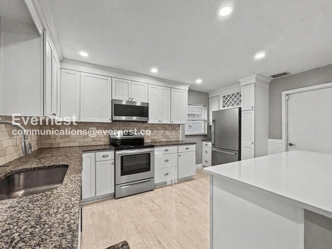 Foto del edificio - 2839 Sunbranch Dr