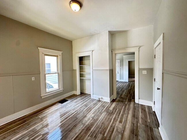 Building Photo - Charming 3-Bedroom Home on Logan Avenue, M...