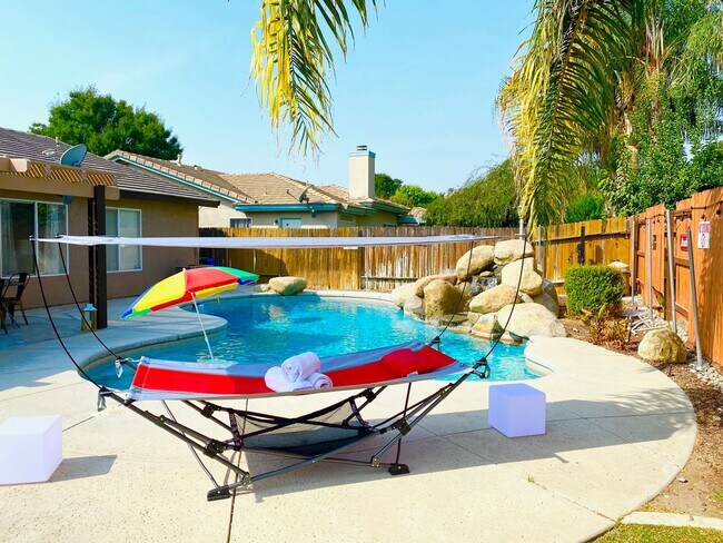 Building Photo - Best Deal in SW Bakersfield. Fully furnished home with a Pool