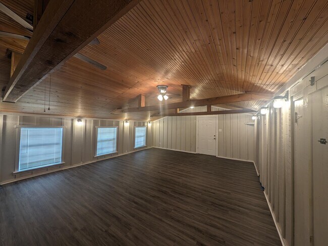 Building Photo - 104 Deep Harbor Dr
