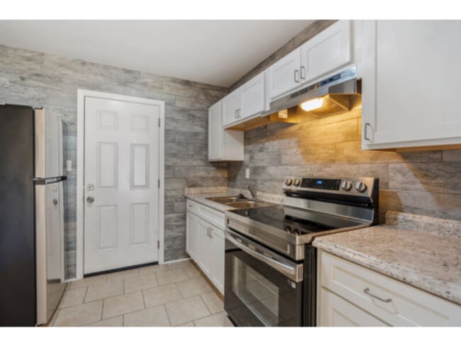 Building Photo - 7145 Pearson Rd