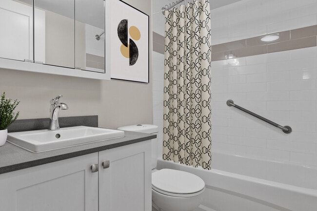 Building Photo - Caravel