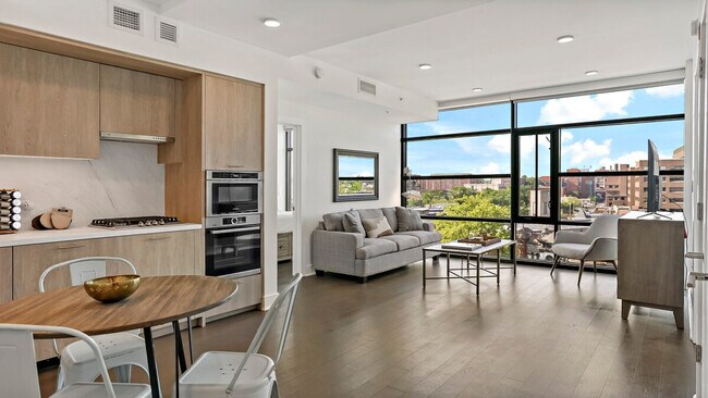 Building Photo - 1947 Vermont Ave NW