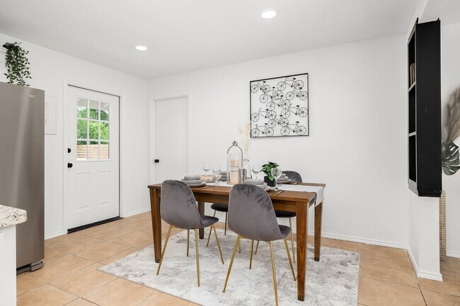 Foto del edificio - Cute & Cozy Dream Home in Mission