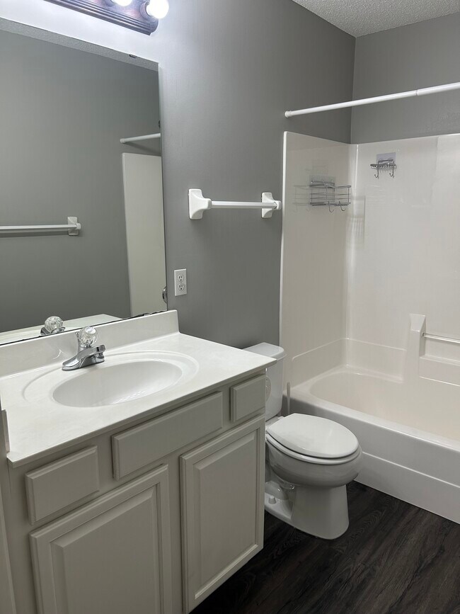 Foto del edificio - 862 Coon Rapids Blvd NW