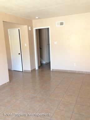 Building Photo - 5 Scottsdale Dr