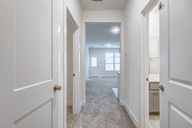 Building Photo - 7826 Starfish Arbor Dr