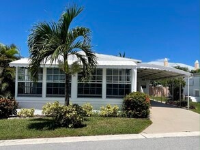 Building Photo - 400 N Hwy A1A