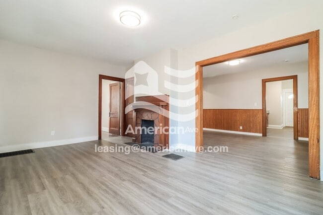 Building Photo - 3962 Woodhaven Dr