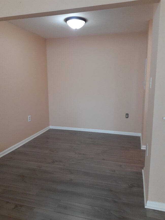 Building Photo - 7540 Belle Grae Dr