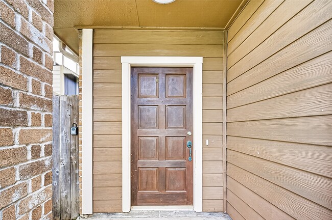 Building Photo - 12403 Meadow Ridge Dr