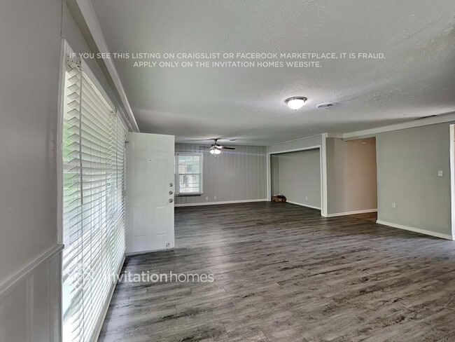Building Photo - 3820 Norton Dr