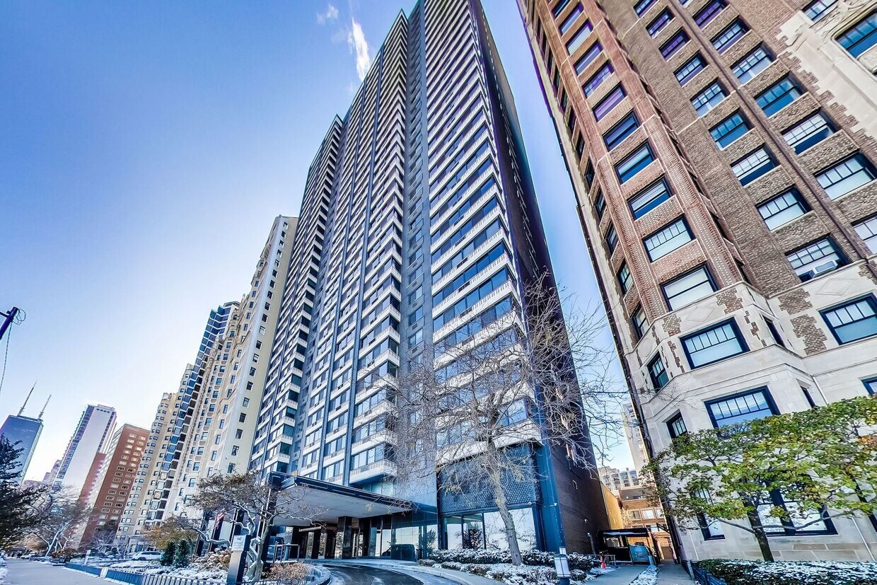 Primary Photo - 1440 N Lake Shore Dr